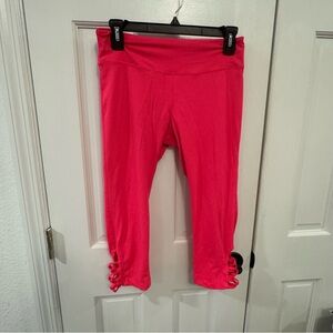 💖 Pink Capri Leggings‎ w/ Lattice Cutout - Size M 💖